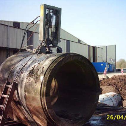 Trennschnitt von Betonkanalrohr